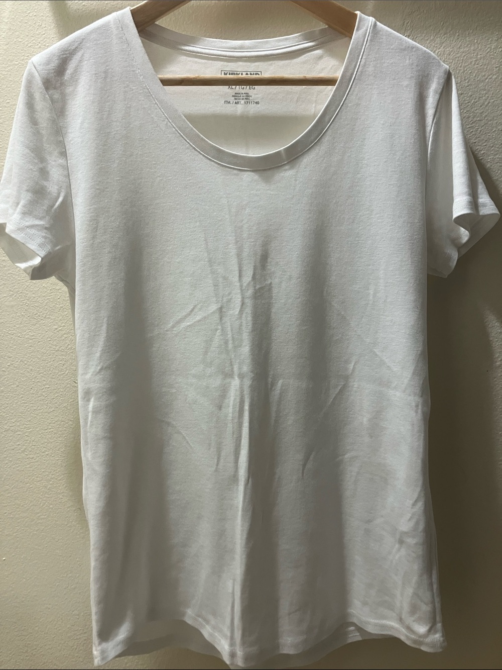 Kirkland Signature White Scoop Neck Short Sleeve Tee